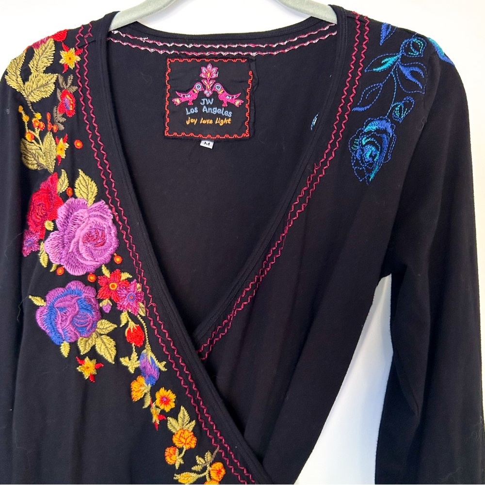 Johnny Was Black Floral Embroidered Wrap Top Boho Long Sleeve Blouse Shirt M - Picture 5 of 7